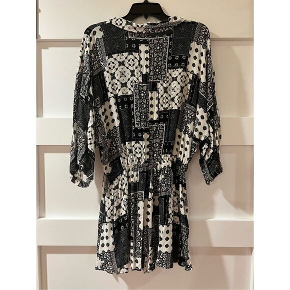 New Timing black and white 3/4 Sleeve Romper size Large-Taylor swift vibes - Picture 5 of 6